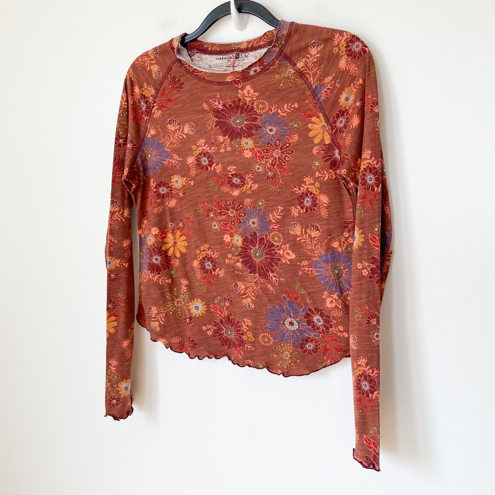 NEW Natural Life Lily Long Sleeve Cotton Tee Floral Lettuce Hem Womens Small - Picture 3 of 9